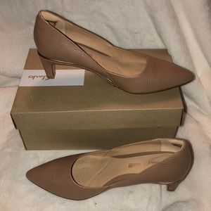 EUC Clark’s Ellis Rose heels size 6.5